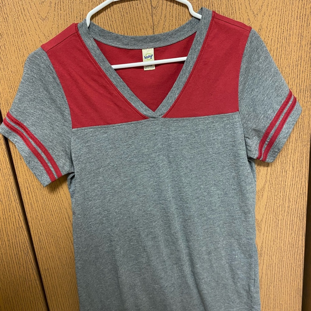 Sportsy V-Neck